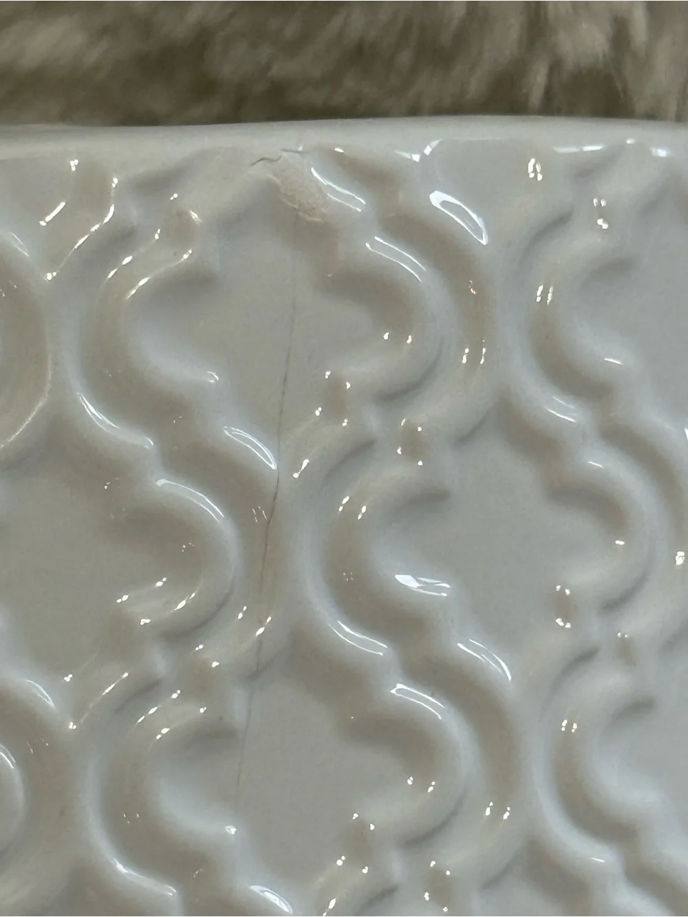 White Ceramic Bathroom Set - Quatrefoil Soap Dish & Toothbrush Holder